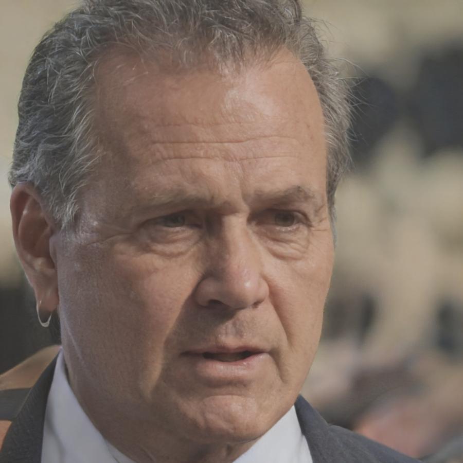 Portrait von Finanzexperte Klaus Weber